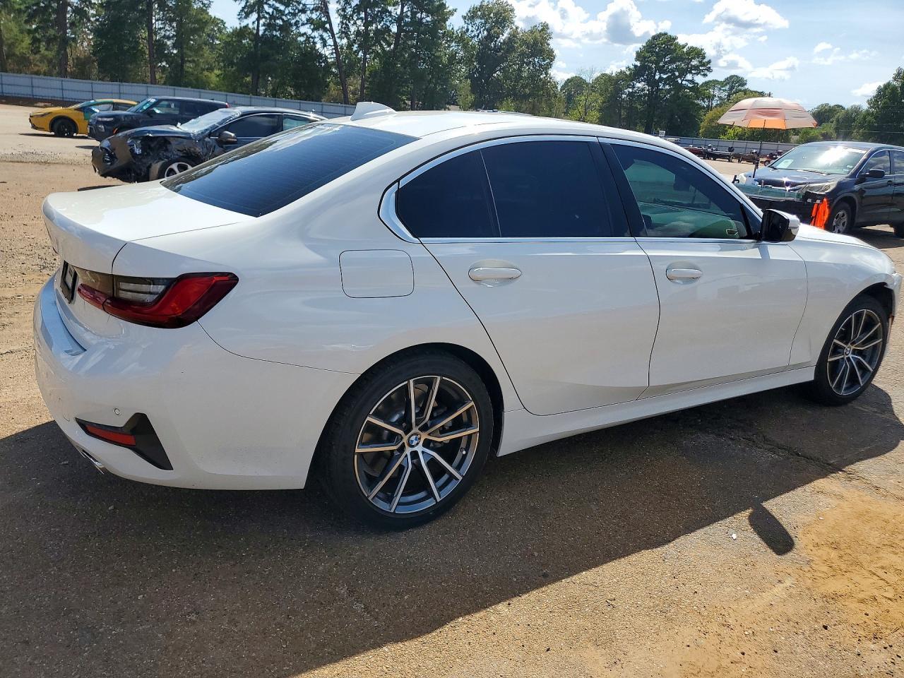 2020 BMW 330I - zdjęcie 3