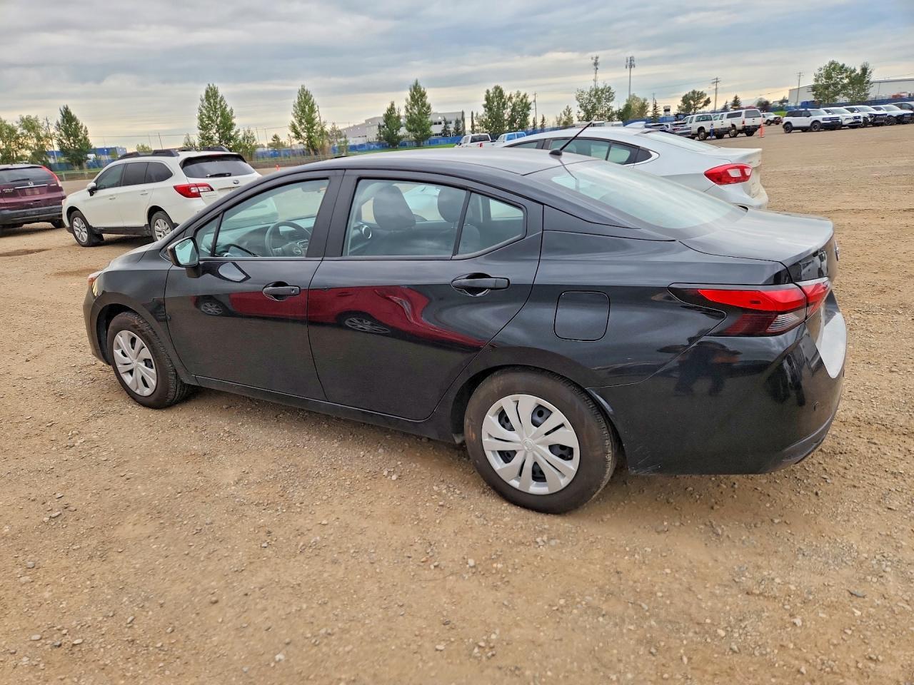 2023 Nissan Versa S - zdjęcie 2