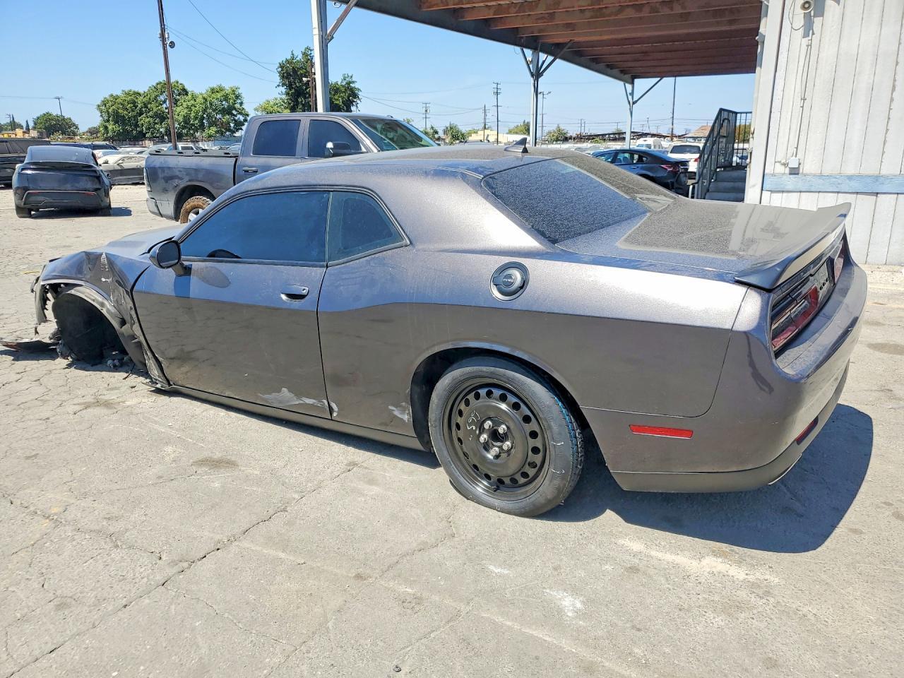 2022 Dodge Challenger Sxt - zdjęcie 2