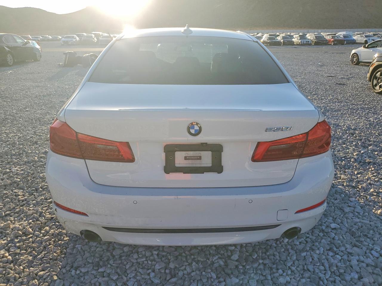 2019 BMW 530 I - zdjęcie 6