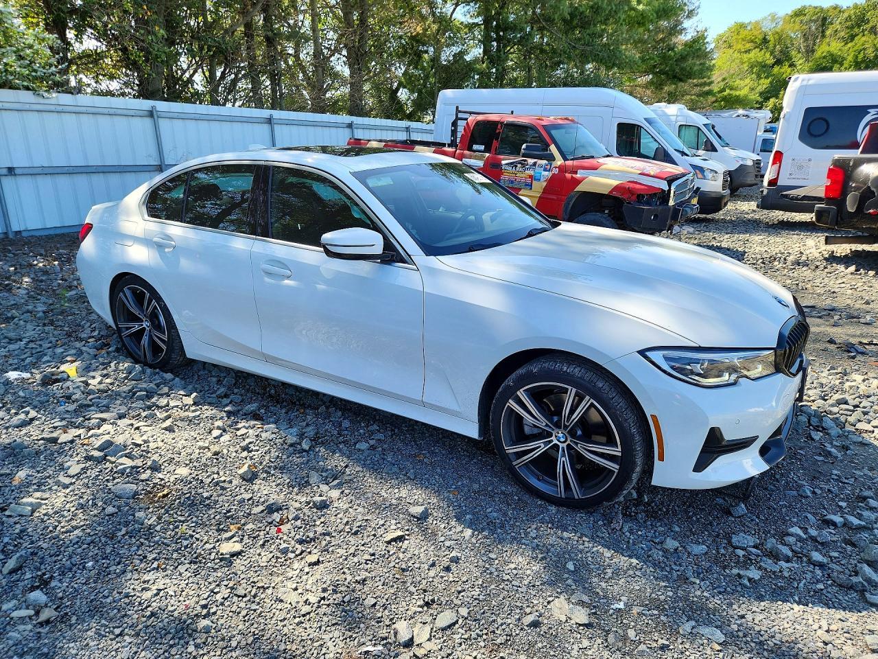 2021 BMW Seria 3 330i - zdjęcie 4