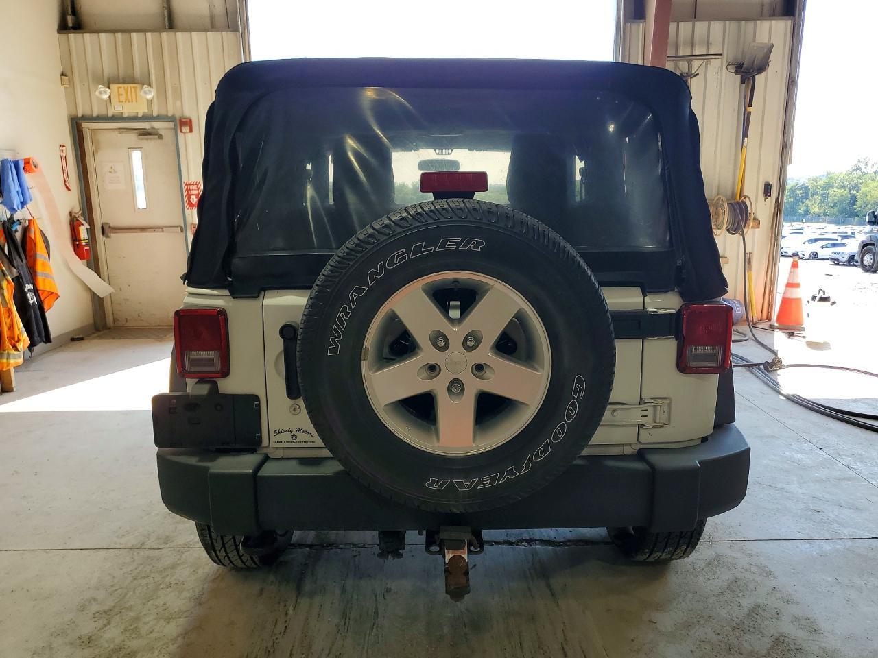 2013 Jeep Wrangler Sport - zdjęcie 6