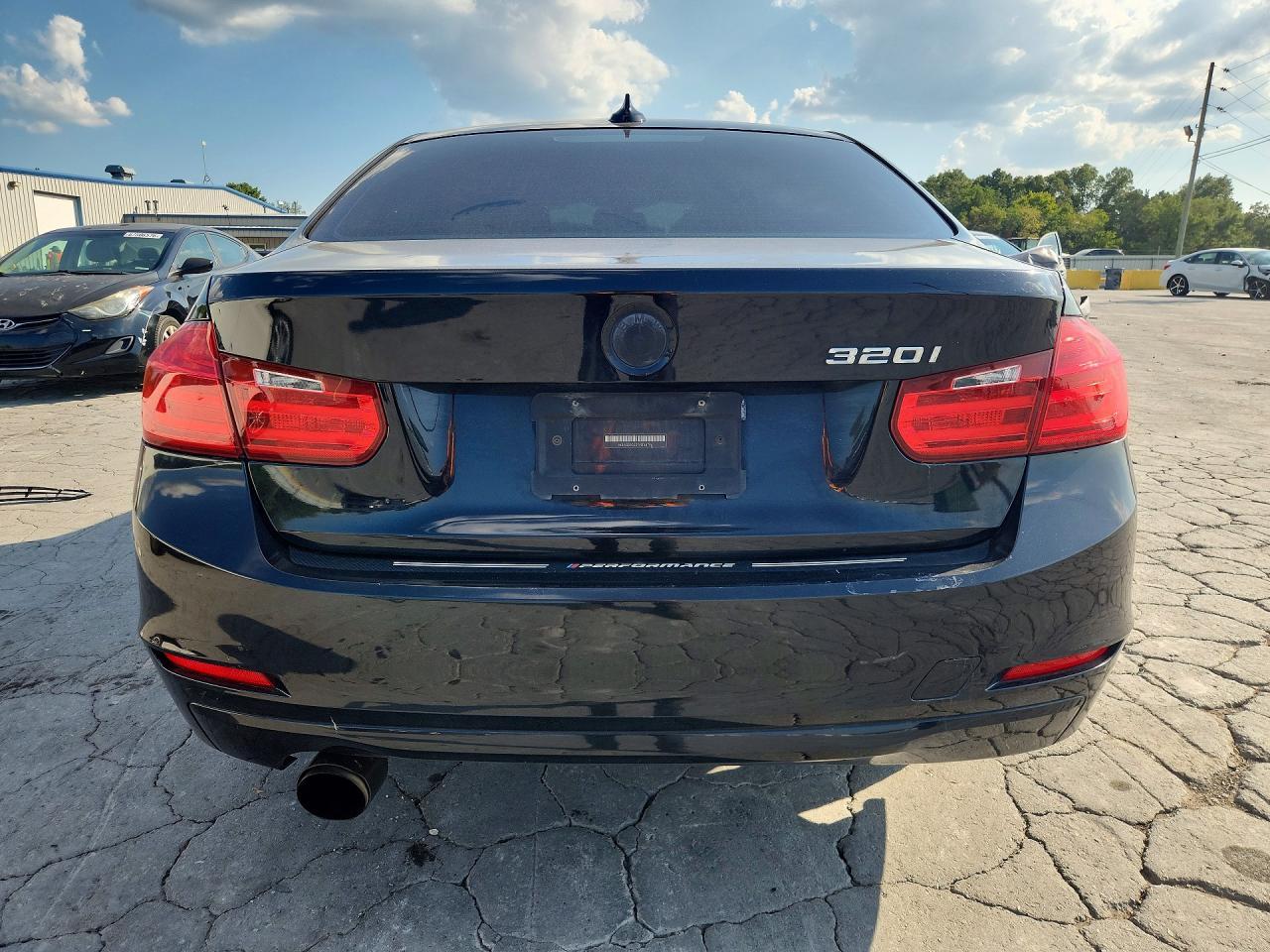 2015 BMW 320 I - zdjęcie 6