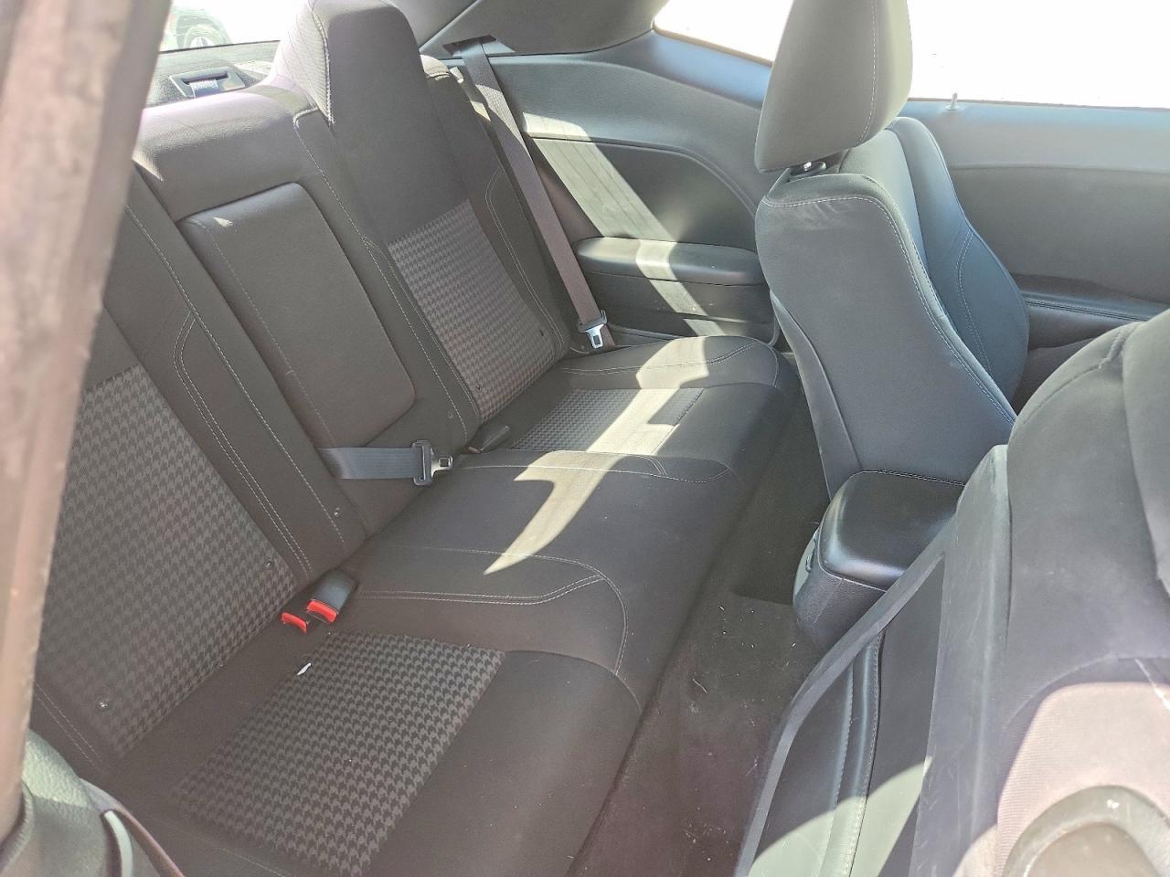 2015 Dodge Challenger Sxt - zdjęcie 10
