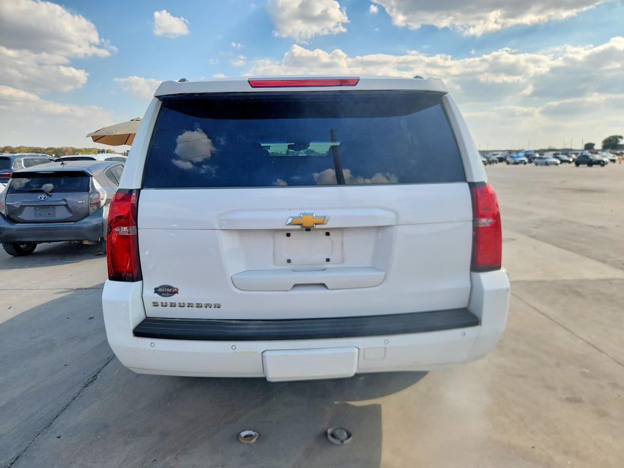 2019 Chevrolet Suburban C1500 Lt - zdjęcie 6
