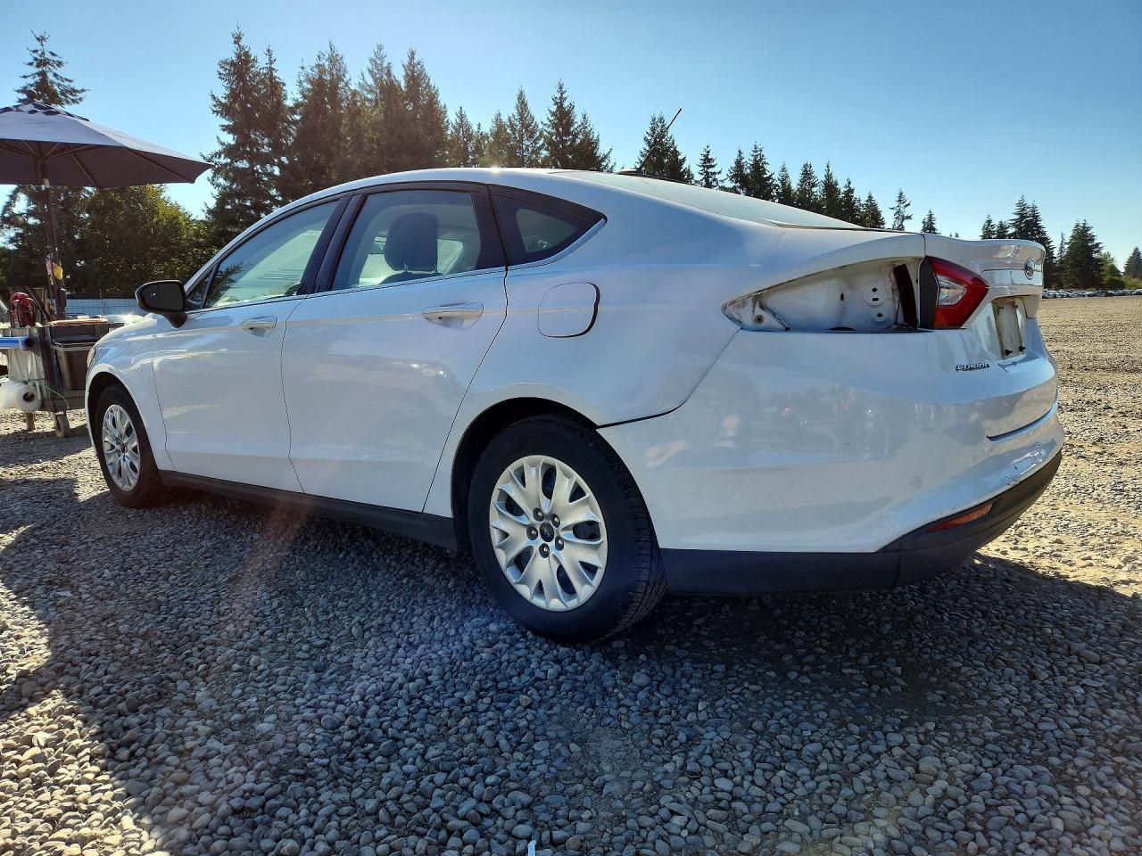 2014 Ford Fusion S - zdjęcie 2