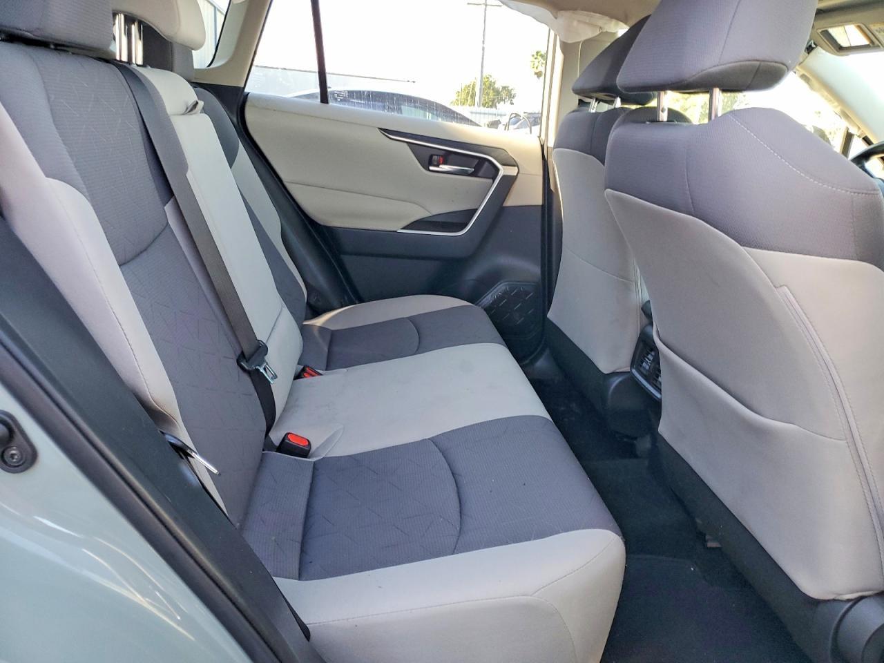 2019 Toyota Rav4 Xle - zdjęcie 11