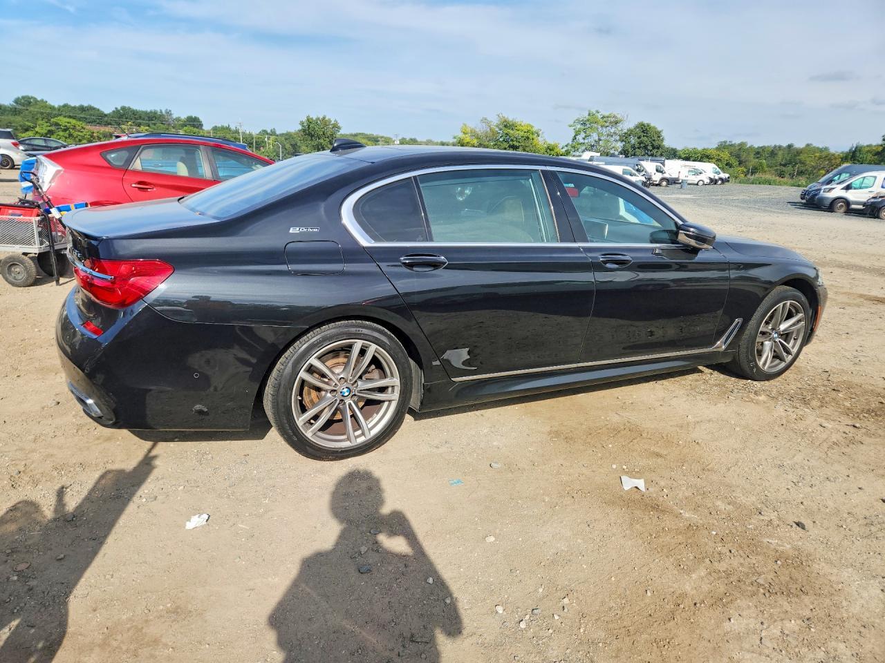 2018 BMW Seria 7 740e - zdjęcie 3