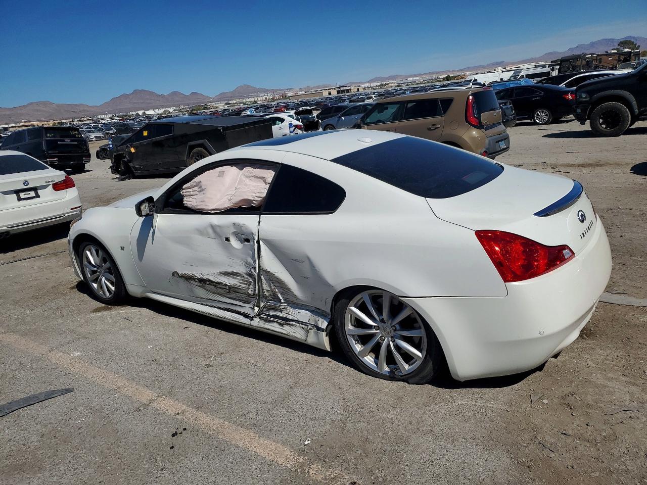 2014 Infiniti Q60 Coupe Journey - zdjęcie 2