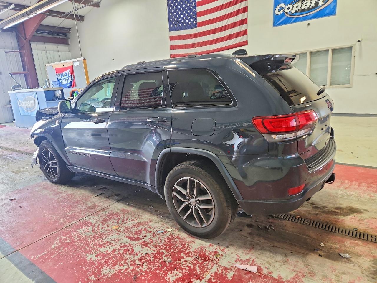 2017 Jeep Grand Cherokee Trailhawk - zdjęcie 2
