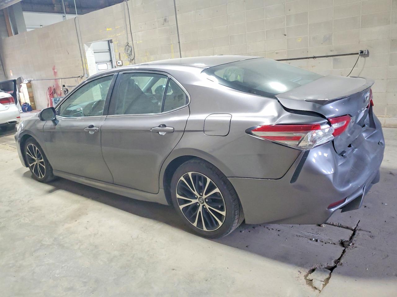 2018 Toyota Camry Se - zdjęcie 2