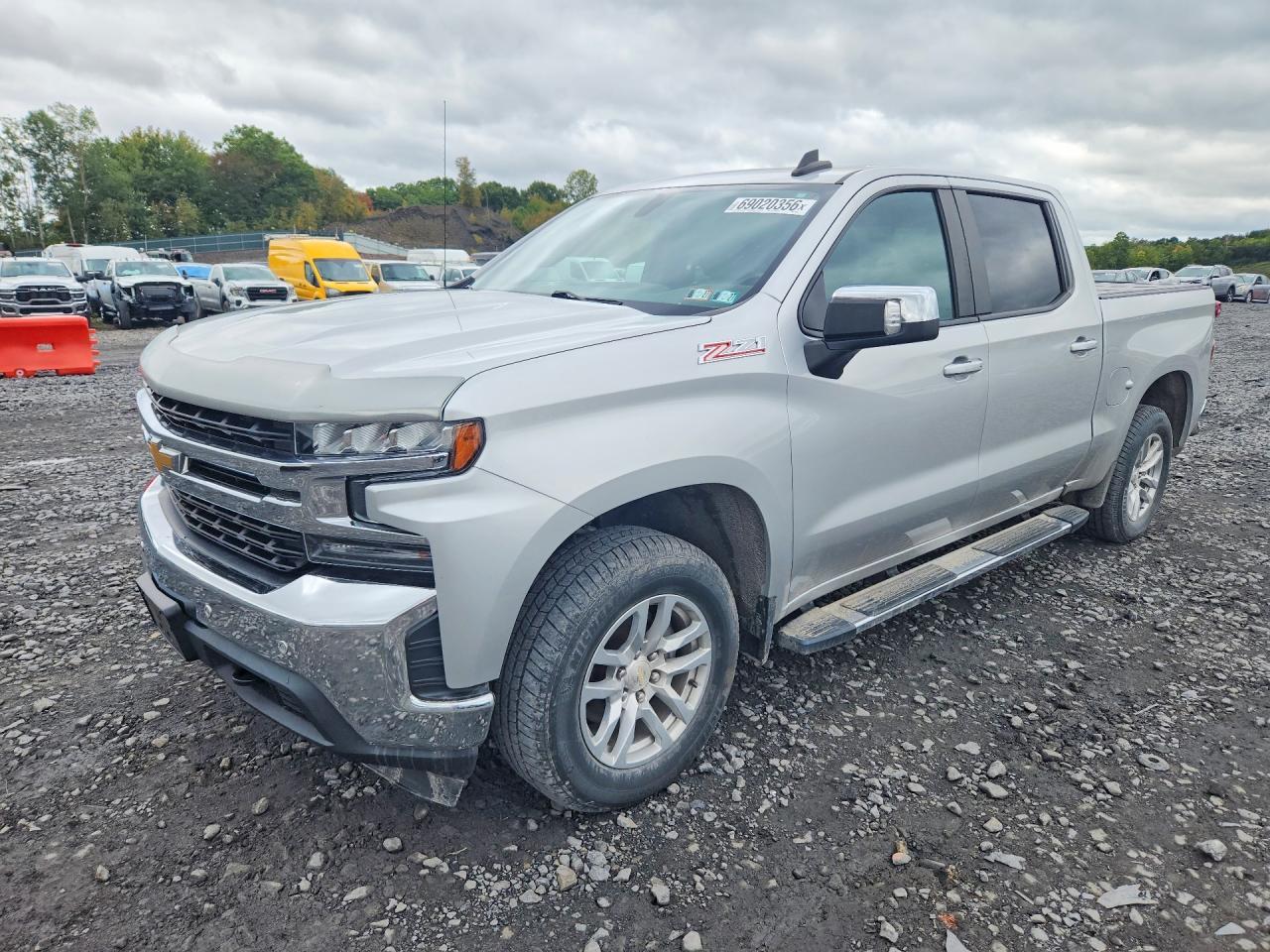 2020 Chevrolet Silverado K1500 Lt - zdjęcie główne