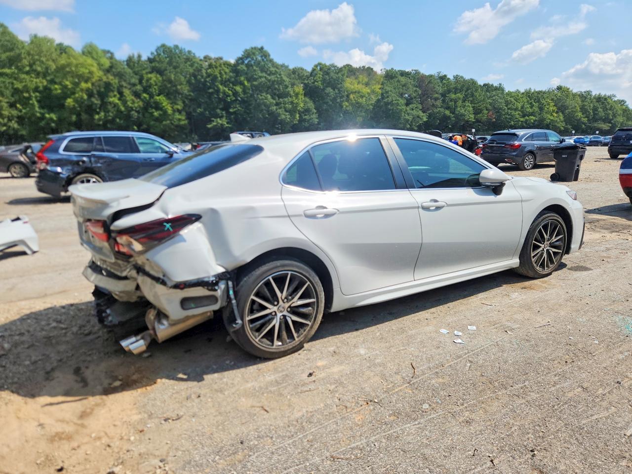 2023 Toyota Camry Se - zdjęcie 3