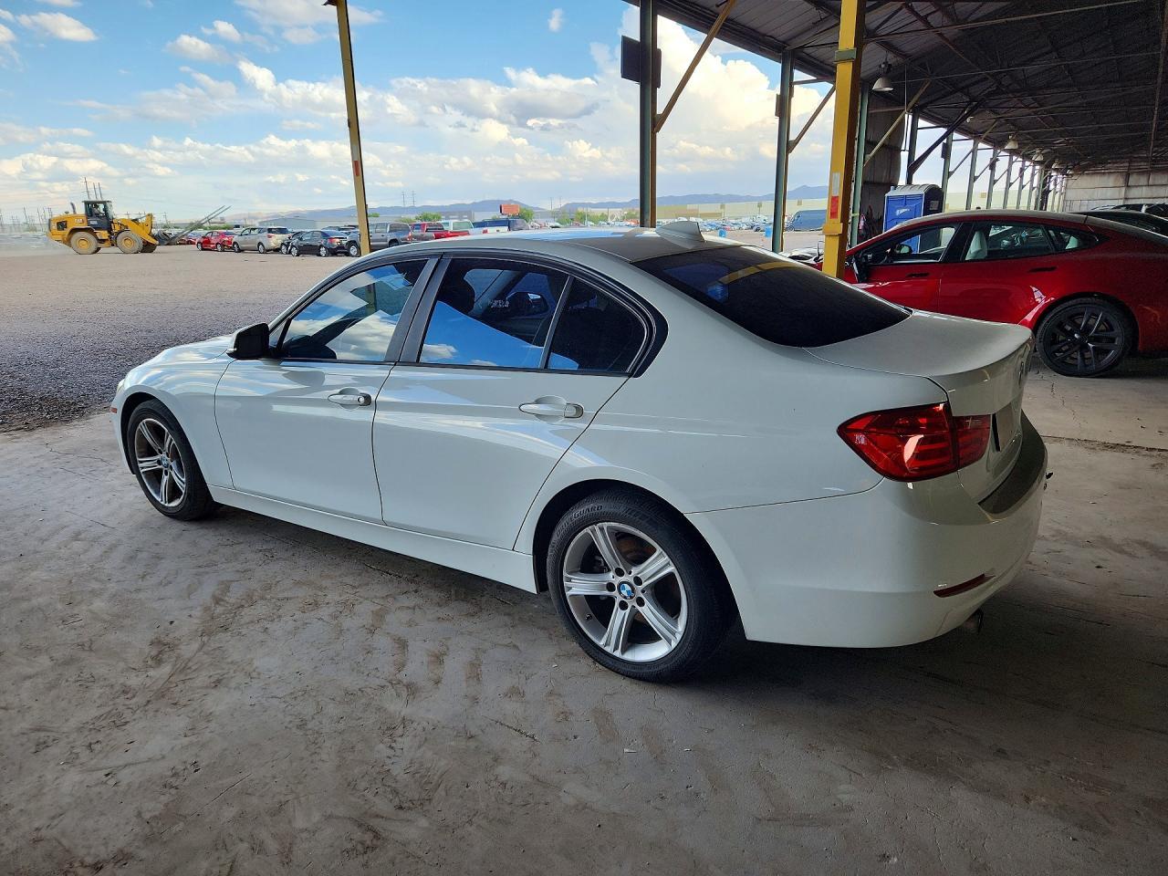 2013 BMW 320 I - zdjęcie 2