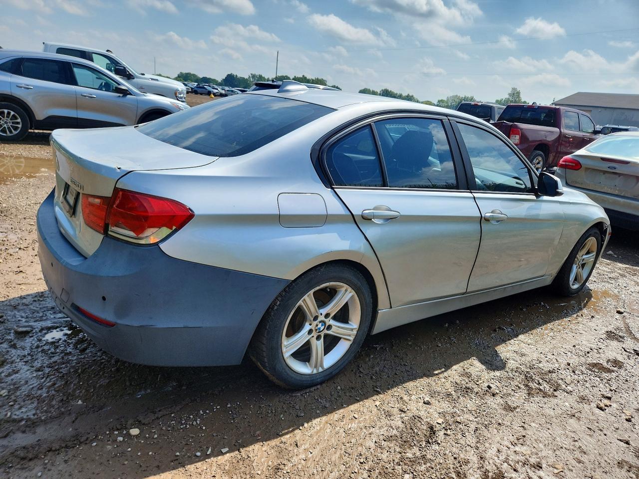 2014 BMW 320 I - zdjęcie 3