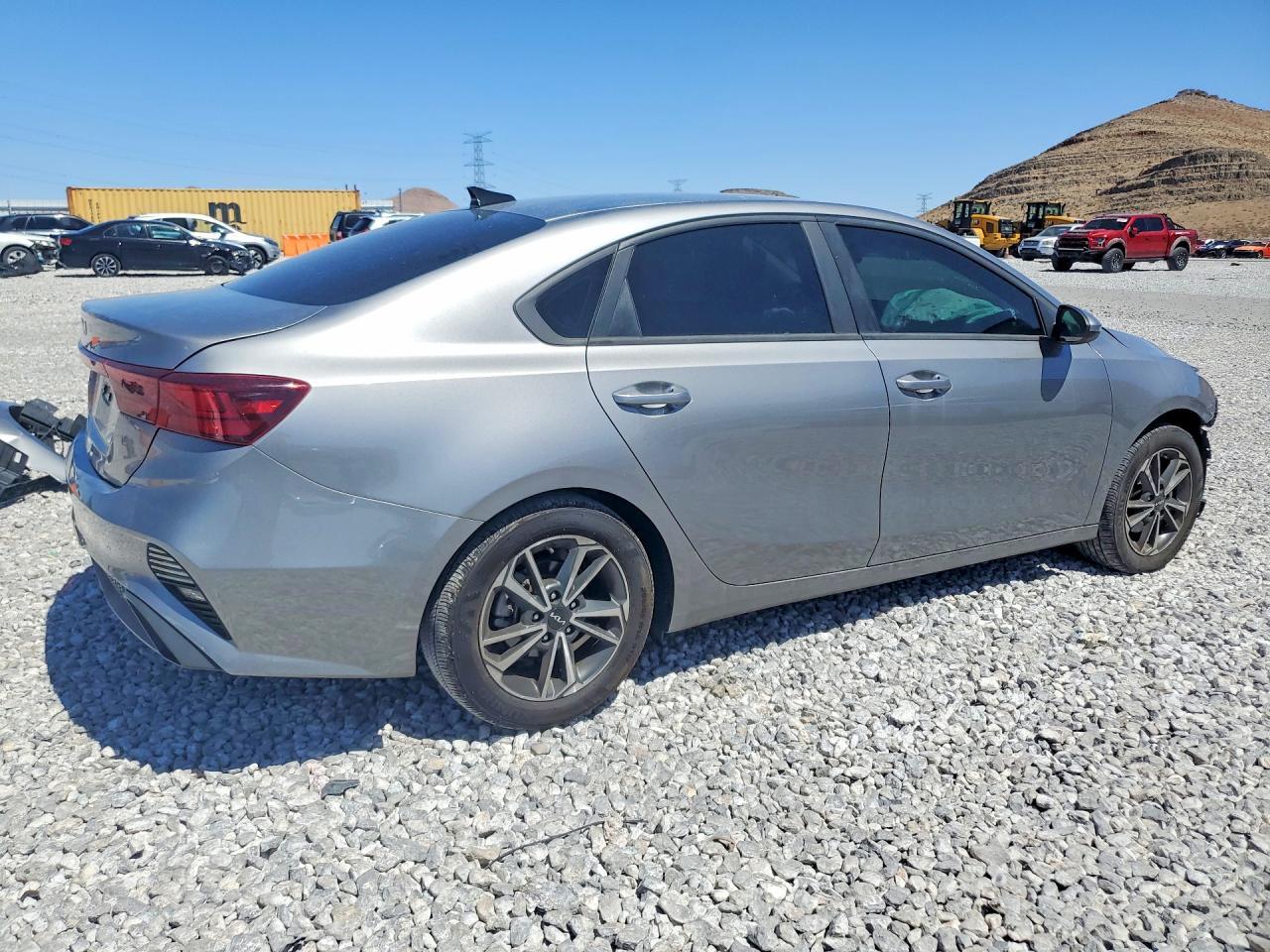 2023 Kia Forte Lxs - zdjęcie 3