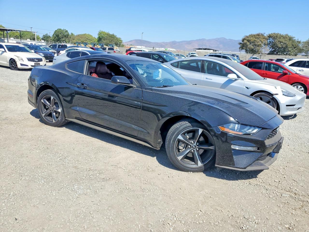 2021 Ford Mustang - zdjęcie 4