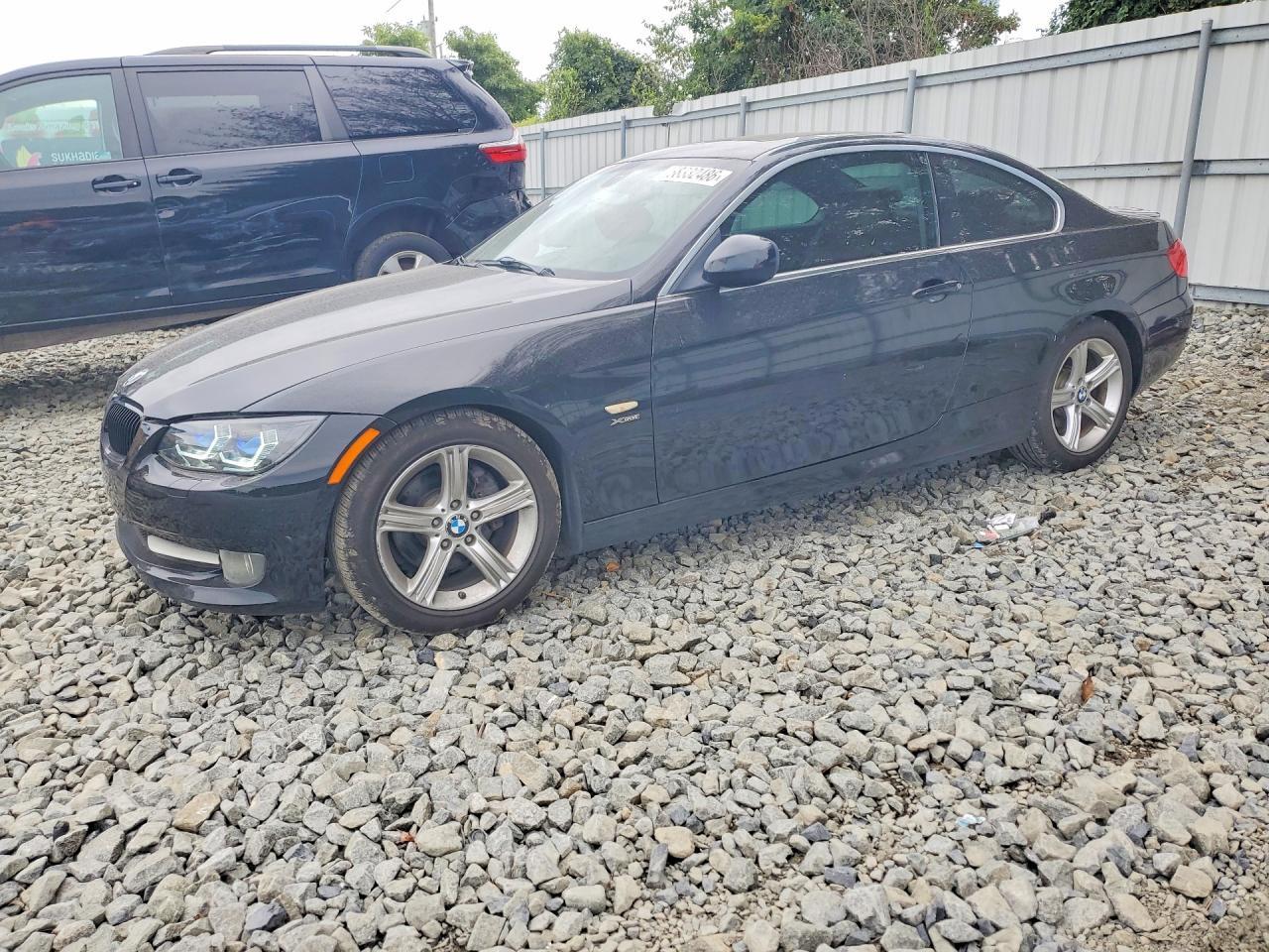 2013 BMW Seria 3 Coupe 328i - zdjęcie główne