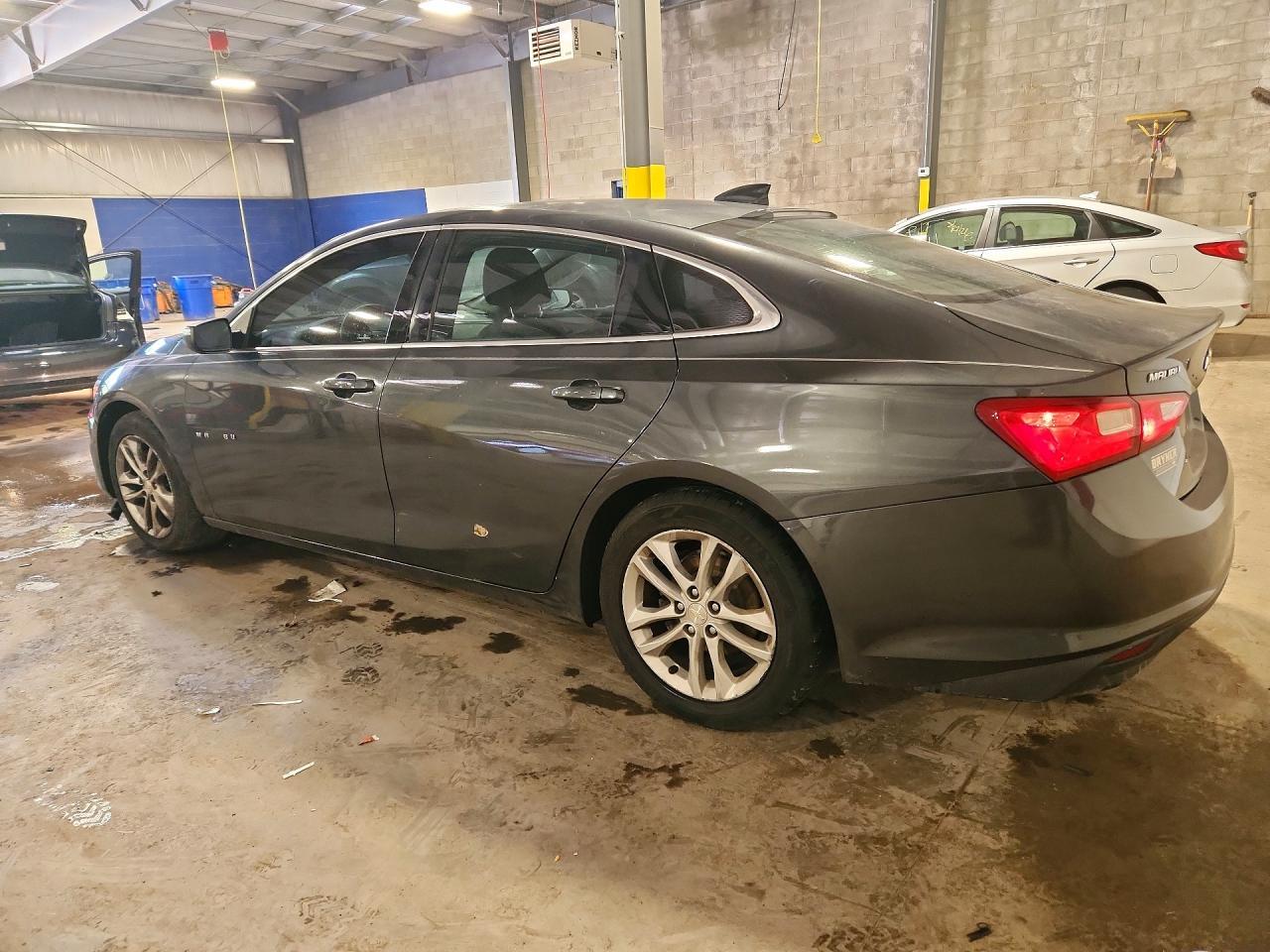 2017 Chevrolet Malibu Lt - zdjęcie 2