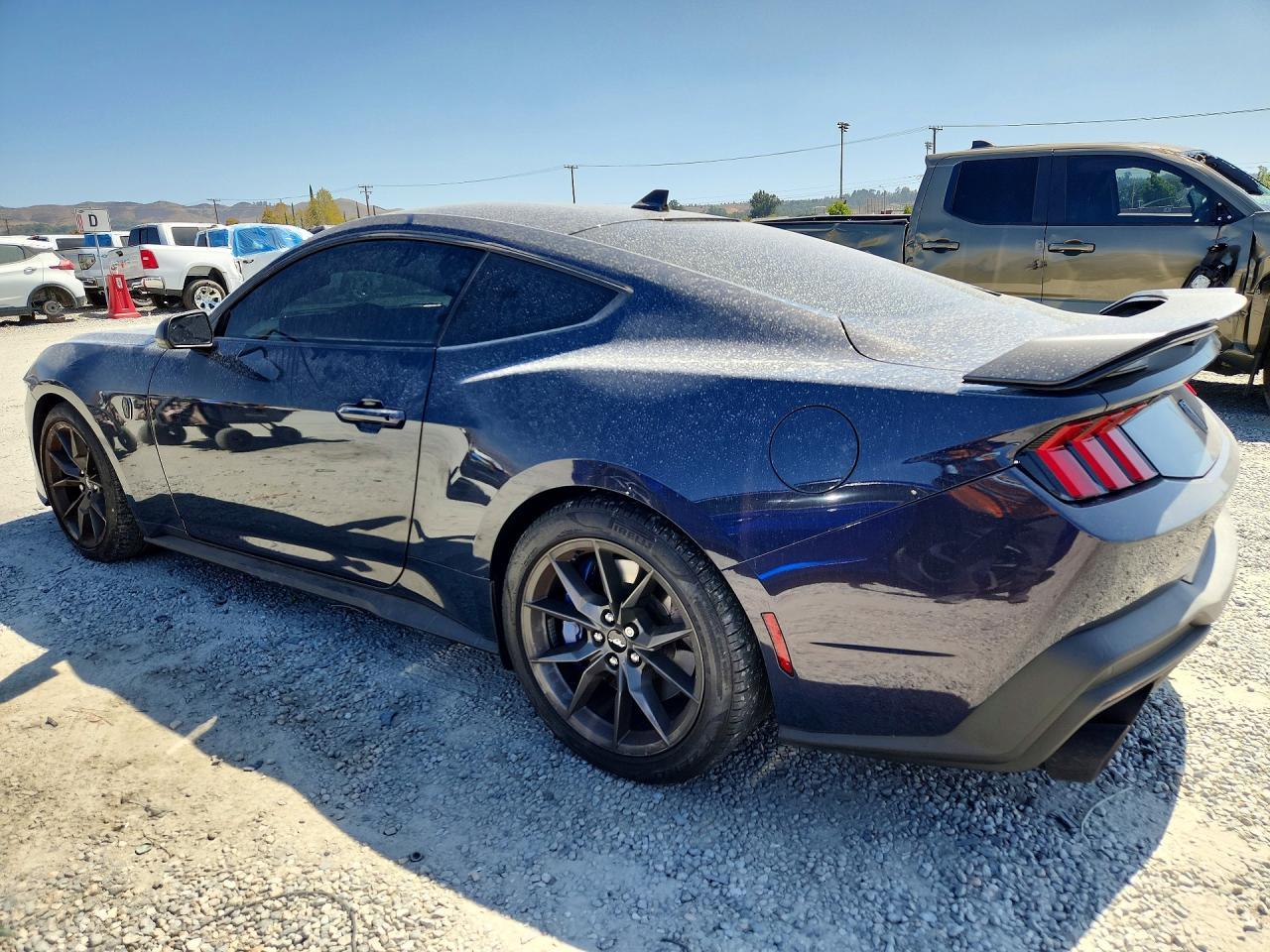 2025 Ford Mustang Dark Horse - zdjęcie 2