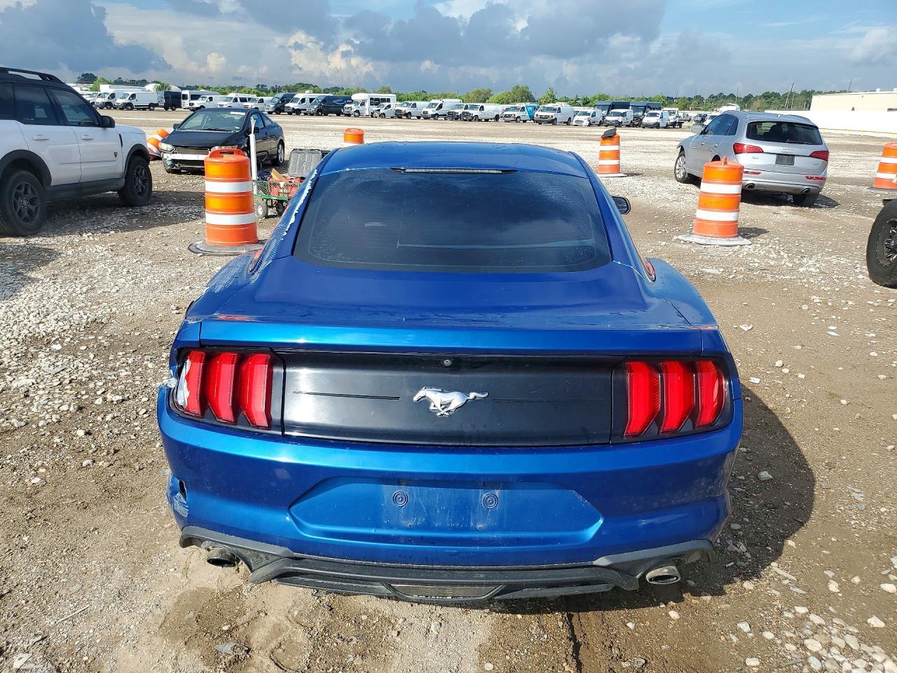 2018 Ford Mustang - zdjęcie 6