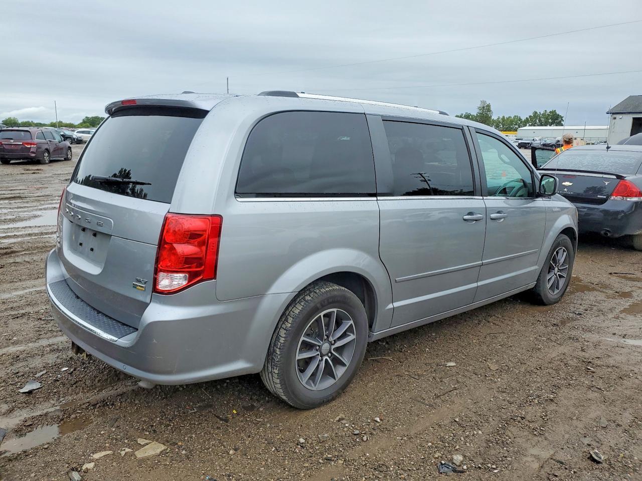 2017 Dodge Grand Caravan Sxt - zdjęcie 3