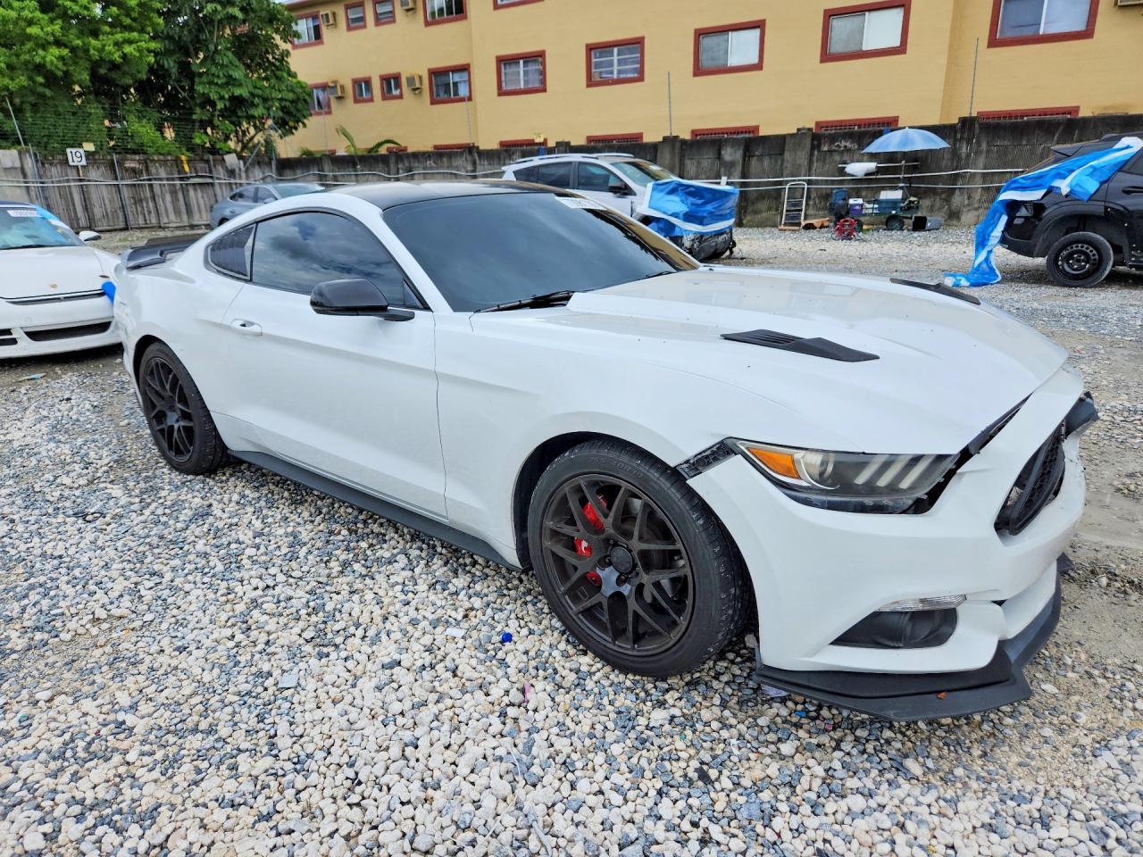 2017 Ford Mustang - zdjęcie 4