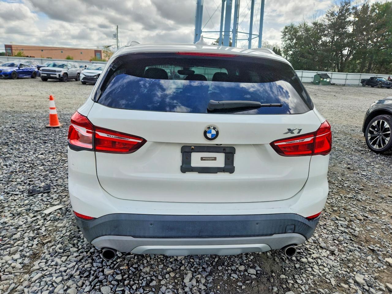 2016 BMW X1 xDrive28I - zdjęcie 6