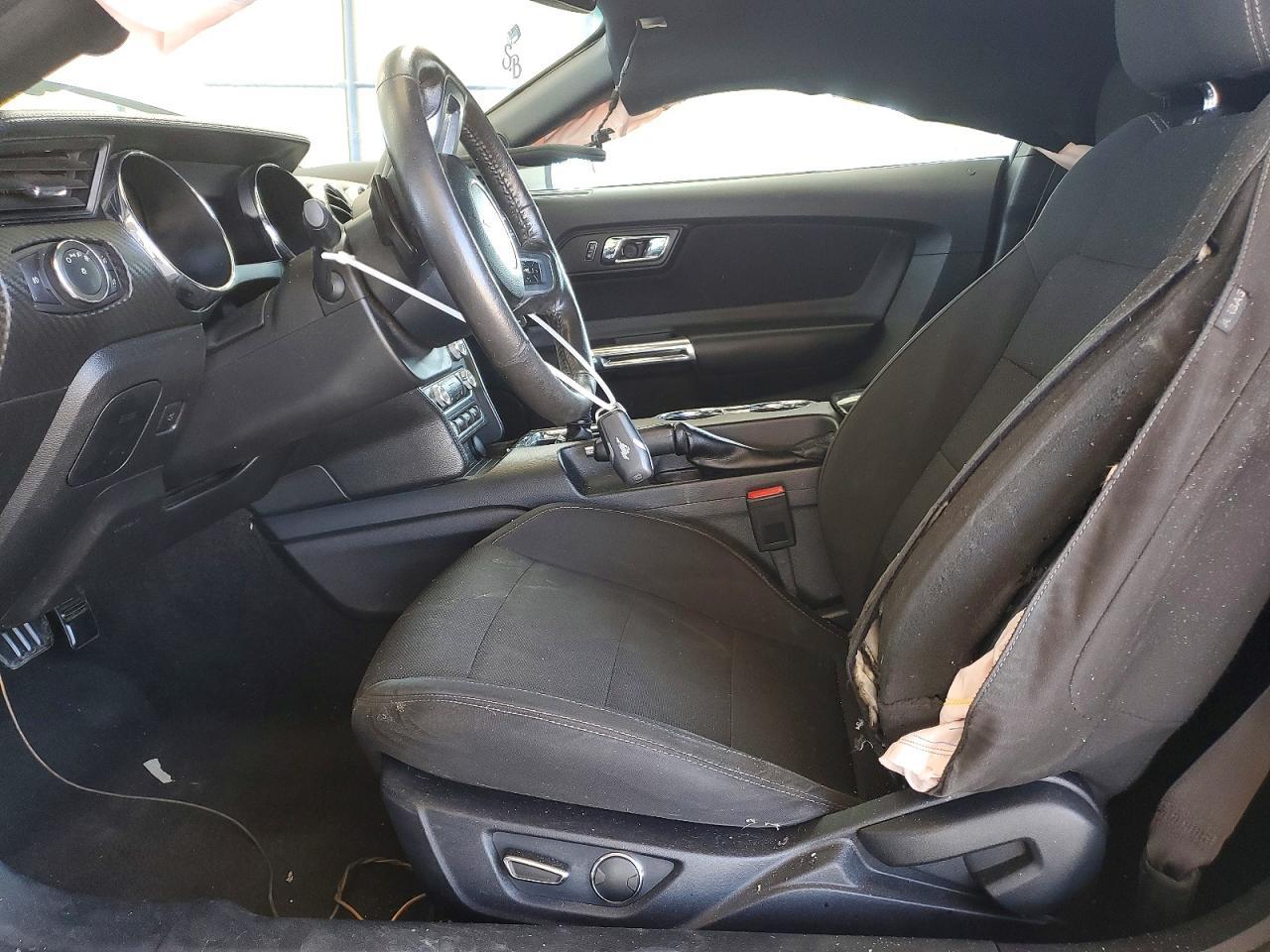 2015 Ford Mustang - zdjęcie 7