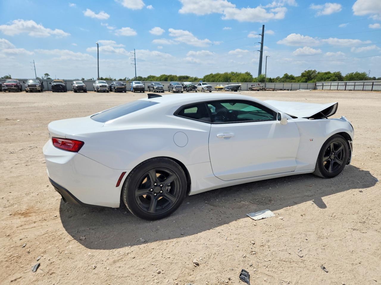 2018 Chevrolet Camaro Ls - zdjęcie 3