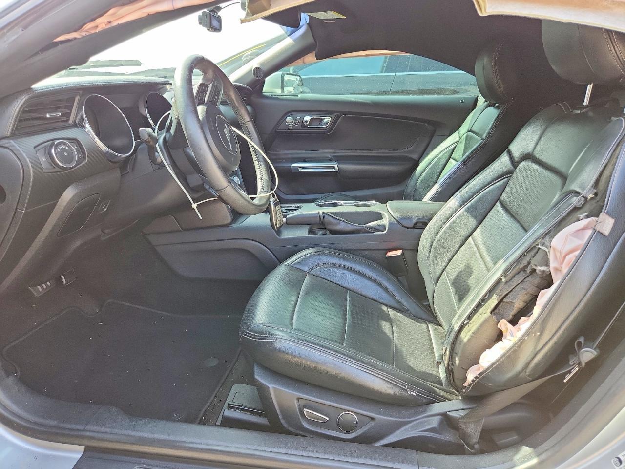 2015 Ford Mustang - zdjęcie 7