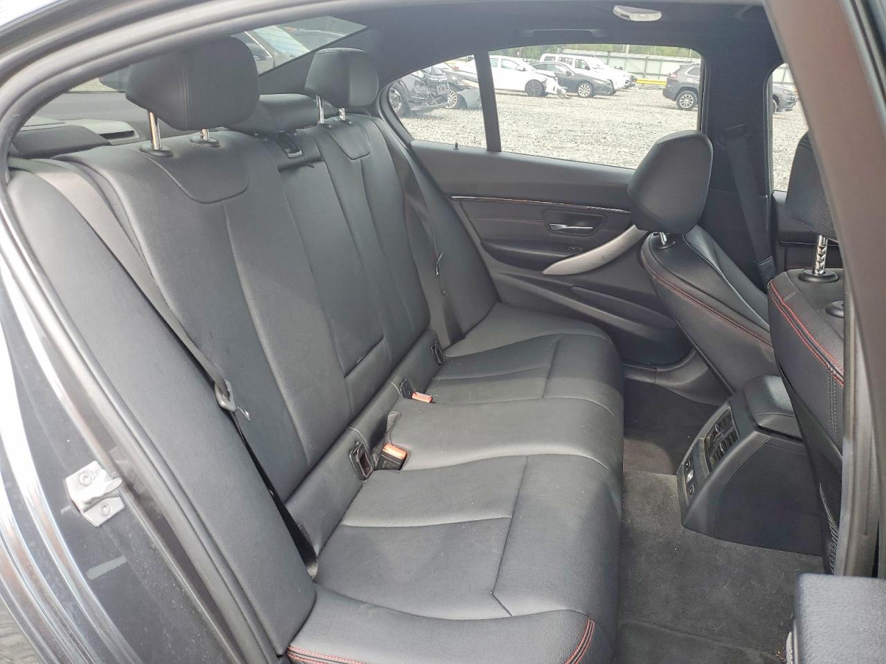 2017 BMW Seria 3 340i - zdjęcie 10