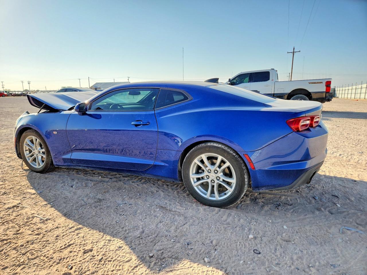 2023 Chevrolet Camaro Ls - zdjęcie 2