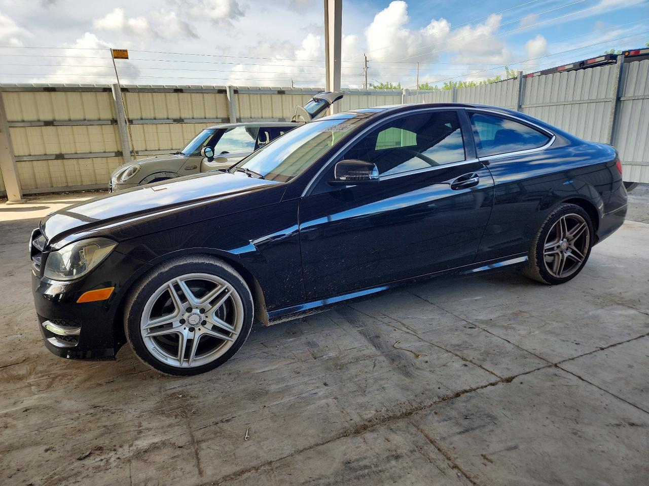 2015 Mercedes-Benz C 250 - zdjęcie główne