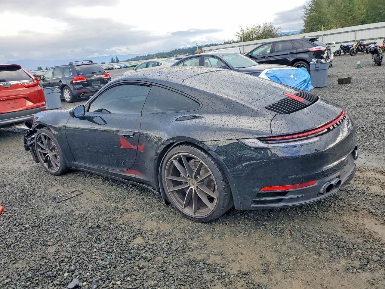 2021 Porsche 911 Carrera - zdjęcie 2