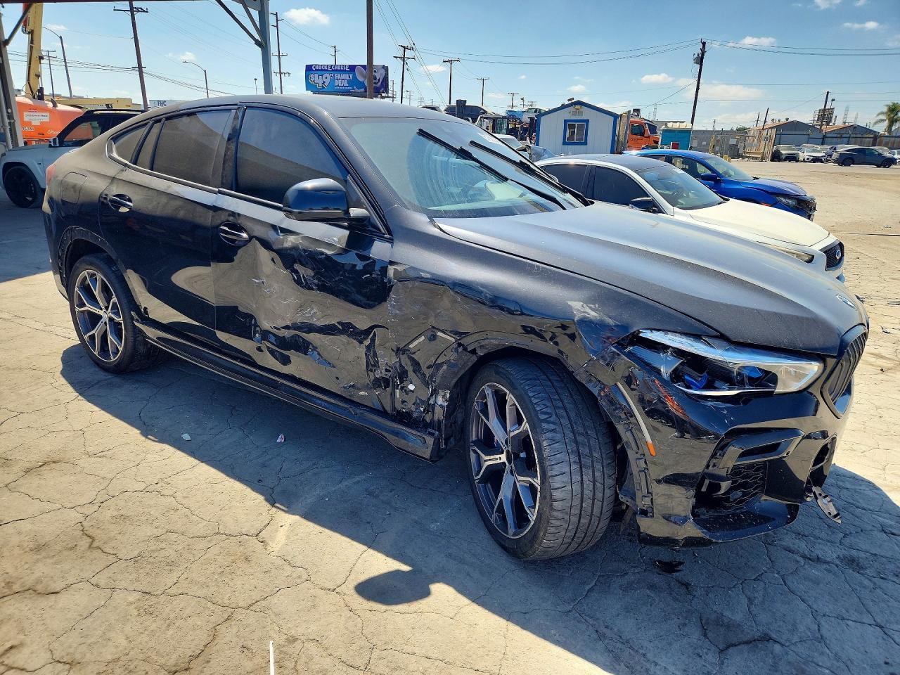 2022 BMW X6 xDrive40I - zdjęcie 4