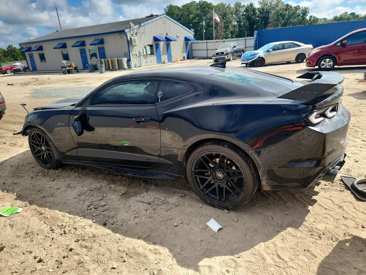 2023 Chevrolet Camaro Lt1 - zdjęcie 2