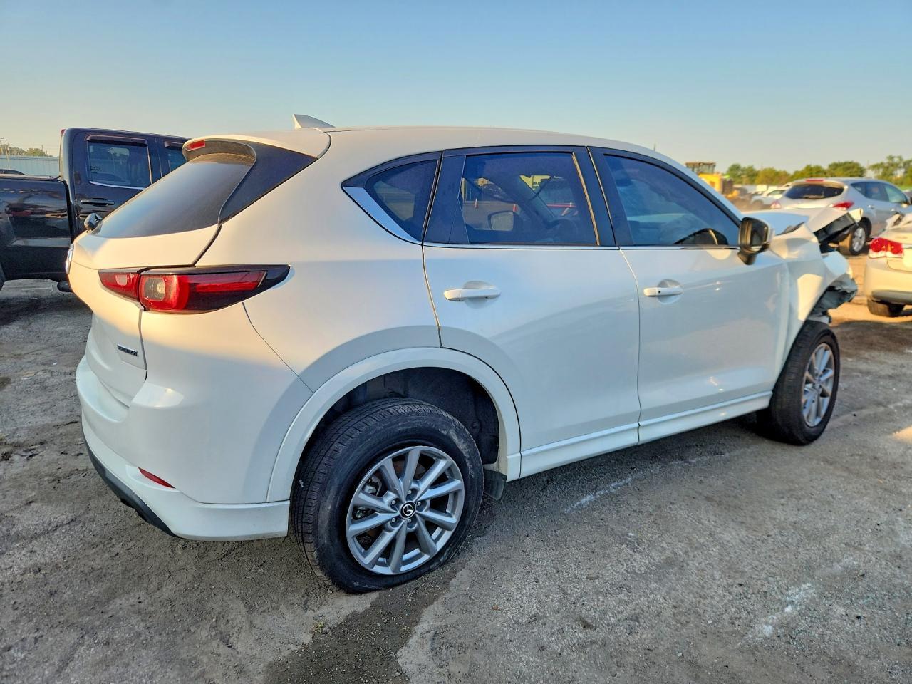 2025 Mazda Cx-5 Preferred - zdjęcie 3