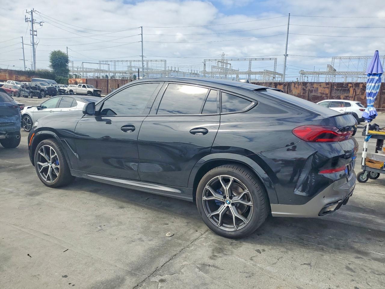 2024 BMW X6 xDrive40I - zdjęcie 2