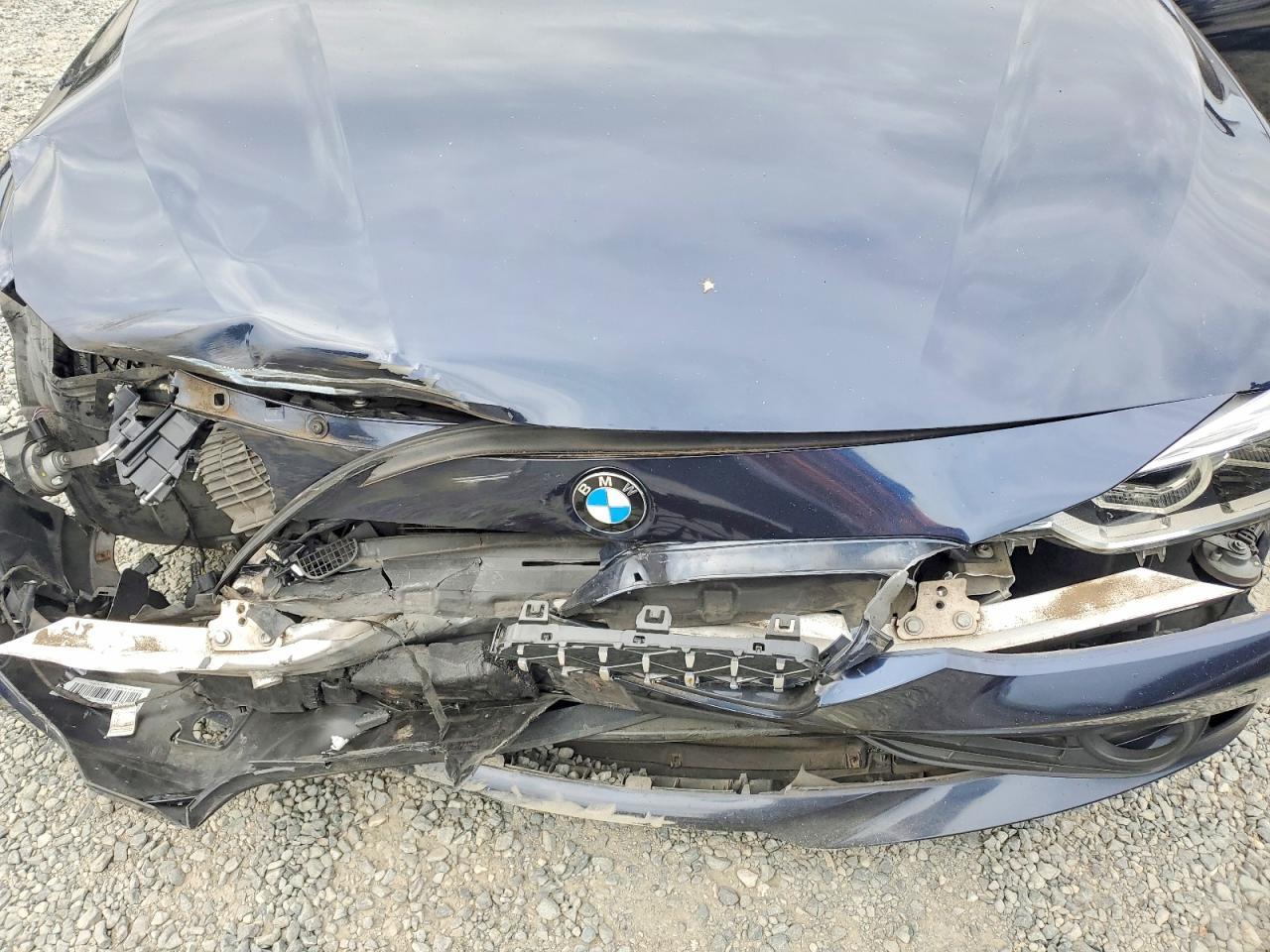 2015 BMW 320 I - zdjęcie 11