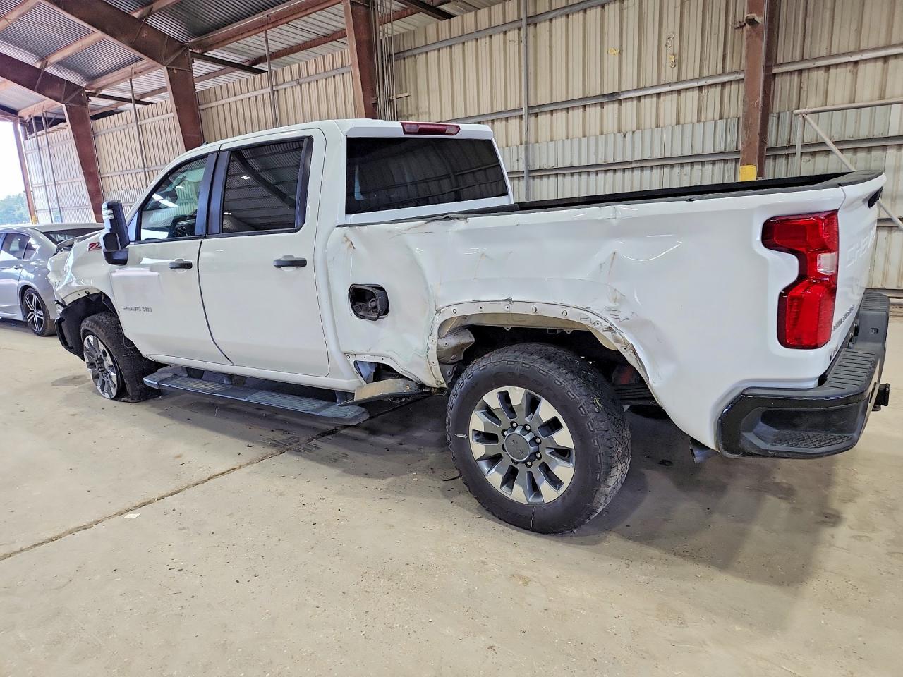 2025 Chevrolet Silverado K2500 Custom - zdjęcie 2