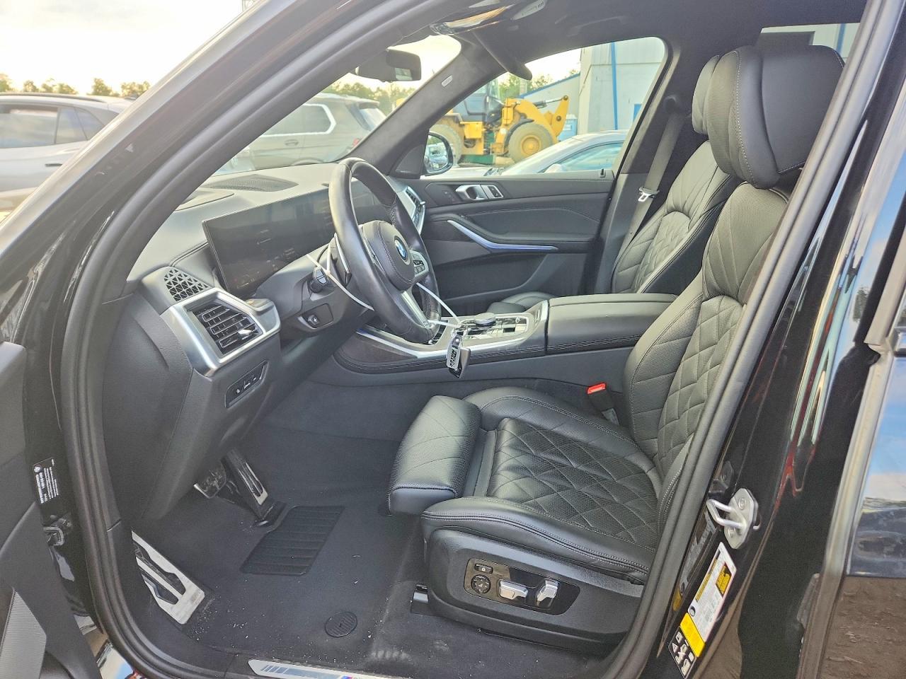 2024 BMW X7 xDrive40I - zdjęcie 7