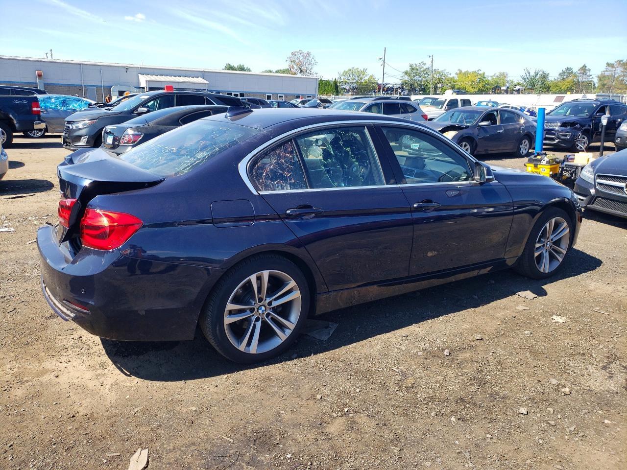 2017 BMW 330 Xi - zdjęcie 3