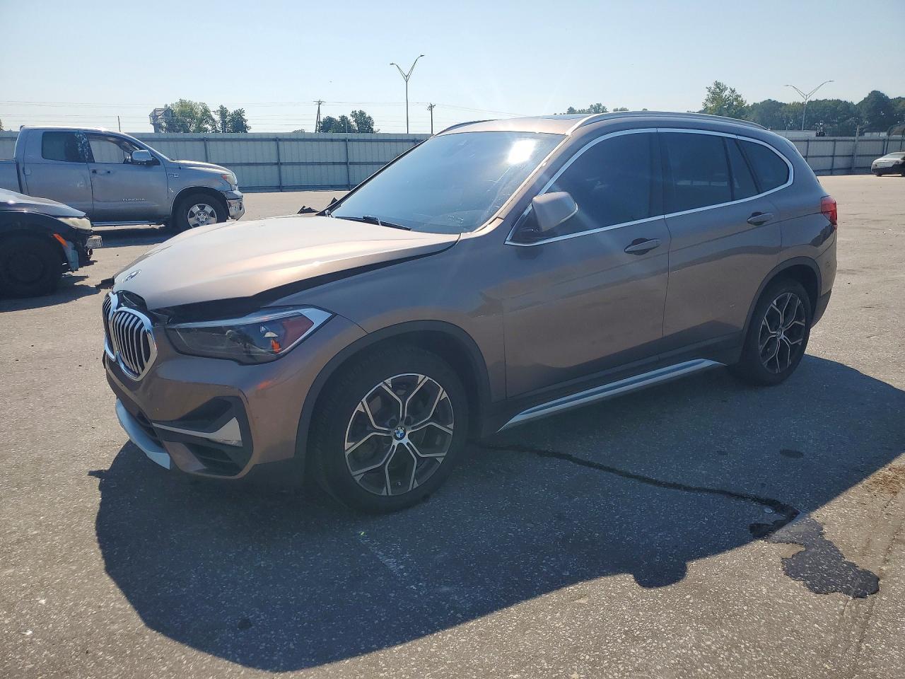 2020 BMW X1 xDrive28I - zdjęcie główne