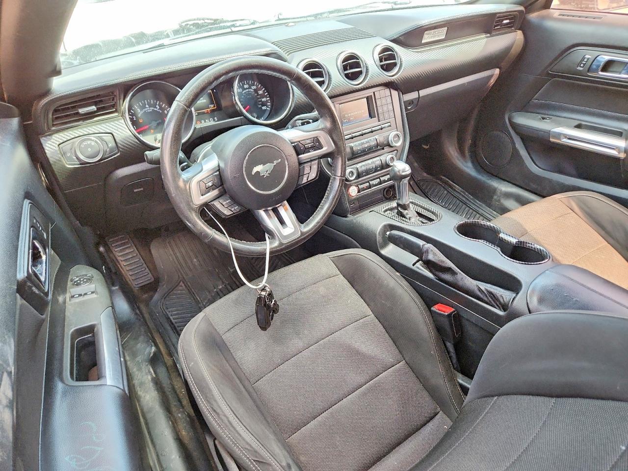 2016 Ford Mustang - zdjęcie 8