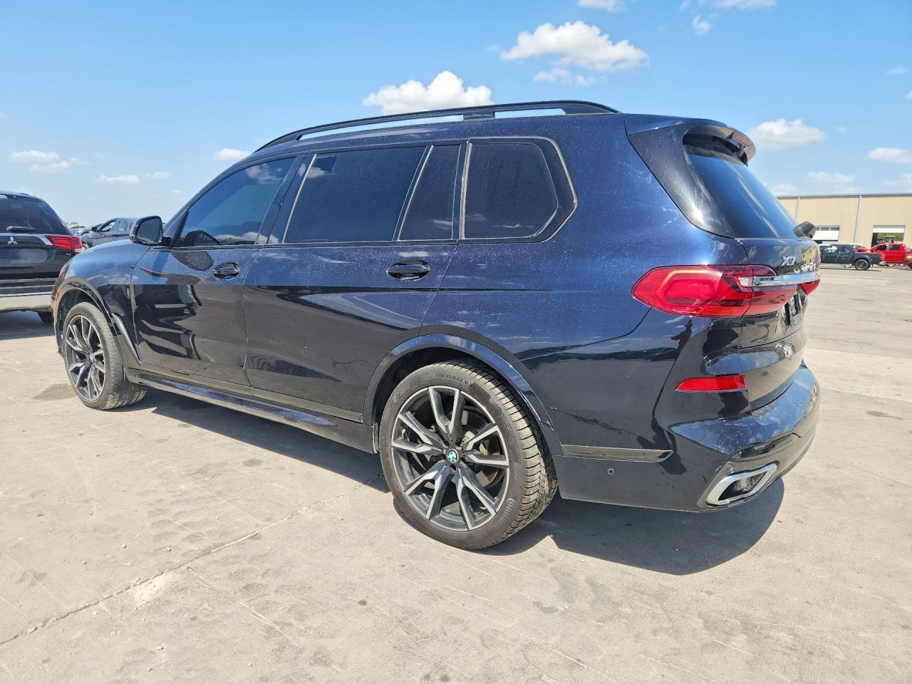 2019 BMW X7 xDrive40I - zdjęcie 2