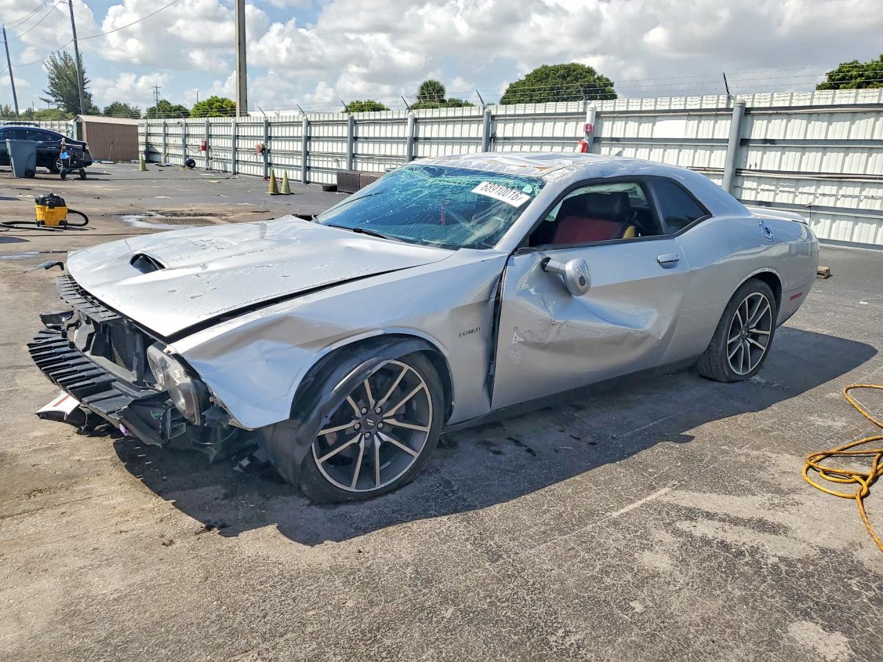 2020 Dodge Challenger R/T - zdjęcie główne