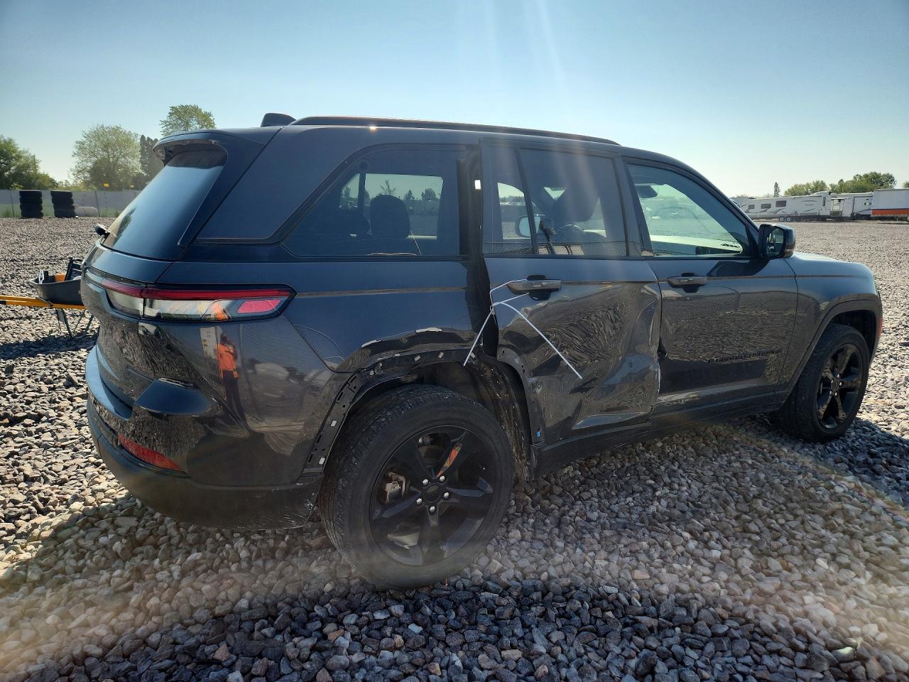 2023 Jeep Grand Cherokee Laredo - zdjęcie 3
