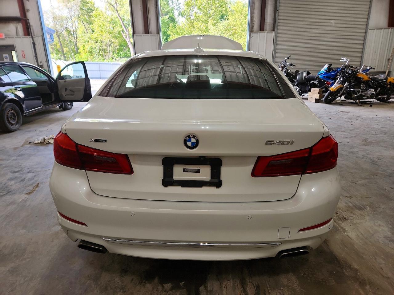2018 BMW Seria 5 540i - zdjęcie 6