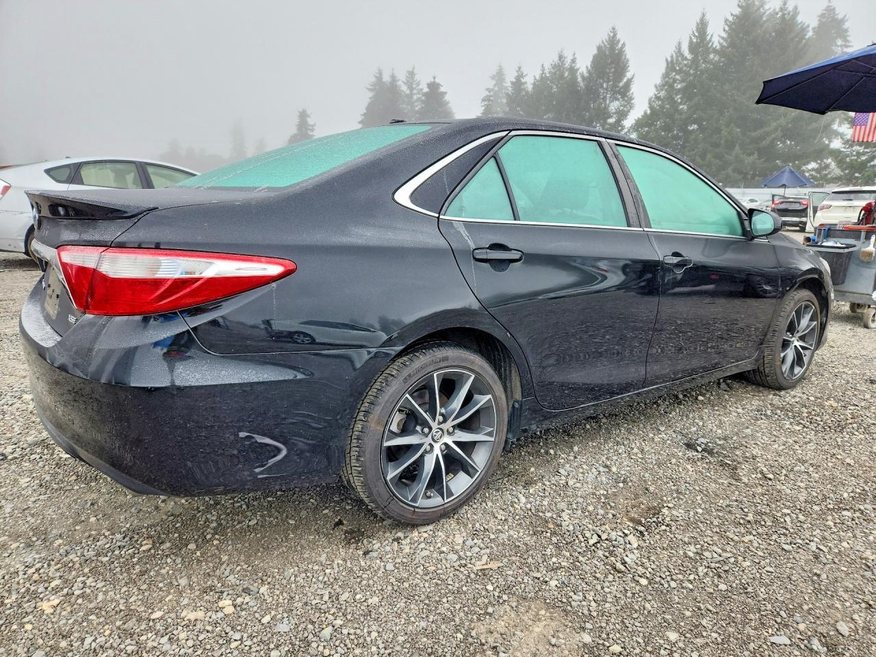 2015 Toyota Camry Xse - zdjęcie 3